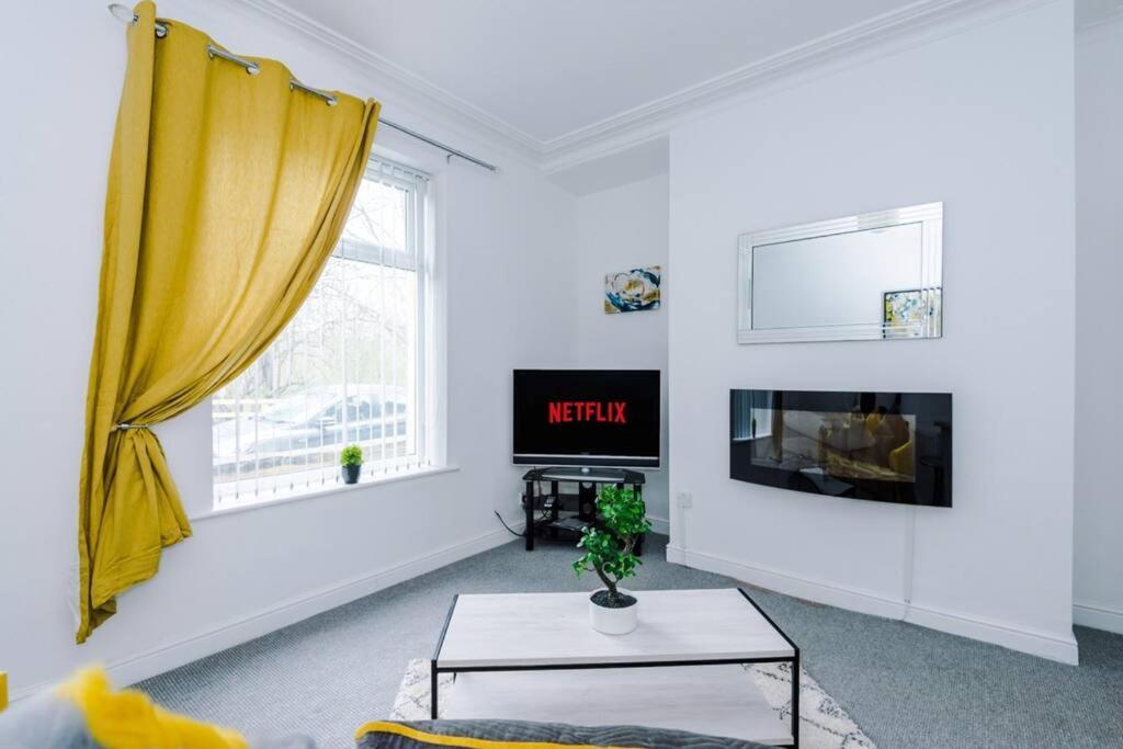 Long Term Offers Message For Prices Sleeps 6 Adults, Contractors, Relocators, Travellers Halifax Buitenkant foto