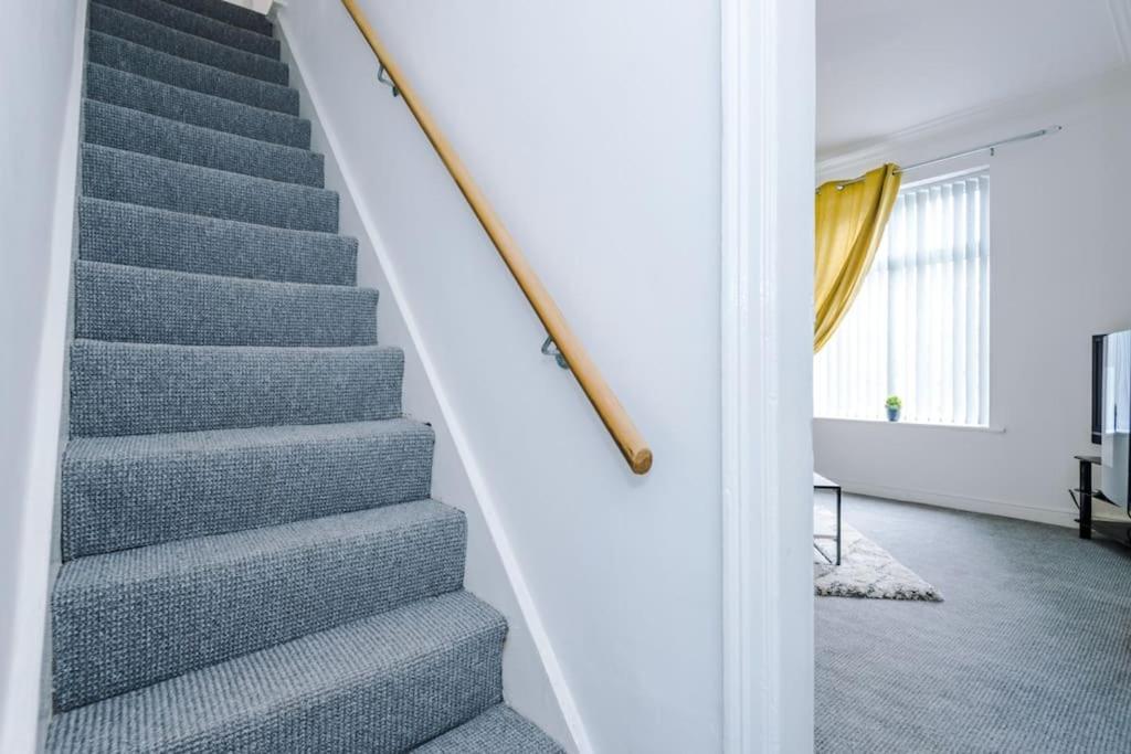 Long Term Offers Message For Prices Sleeps 6 Adults, Contractors, Relocators, Travellers Halifax Buitenkant foto